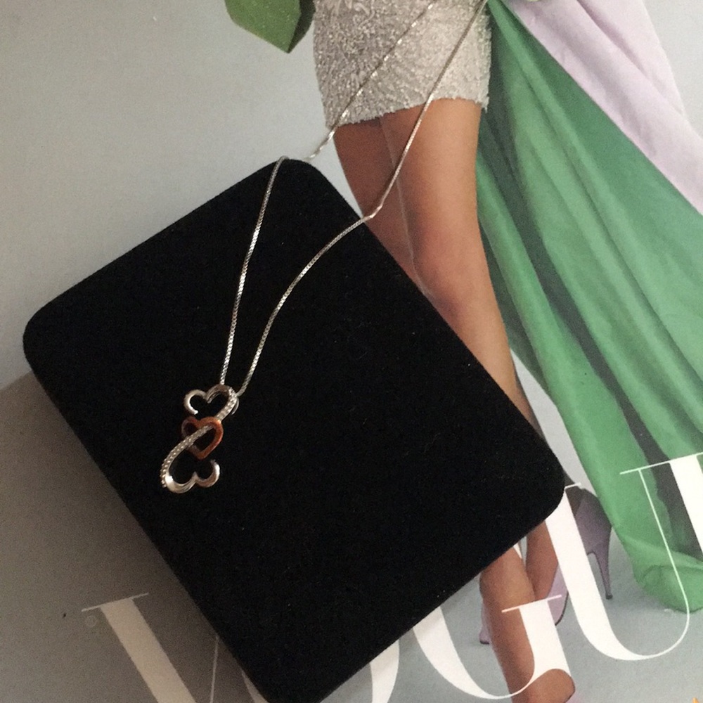 Kay Jewelers silver necklace in good condition!